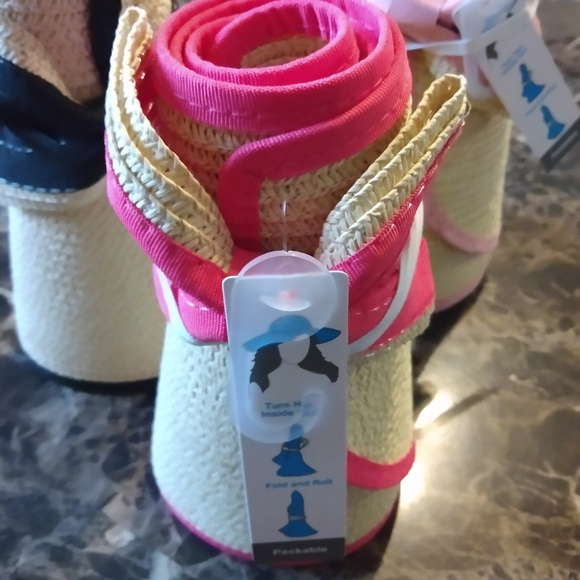 Women's Visor hats Lt pink,dk pink, black strawht $5each - Picture 13 of 13